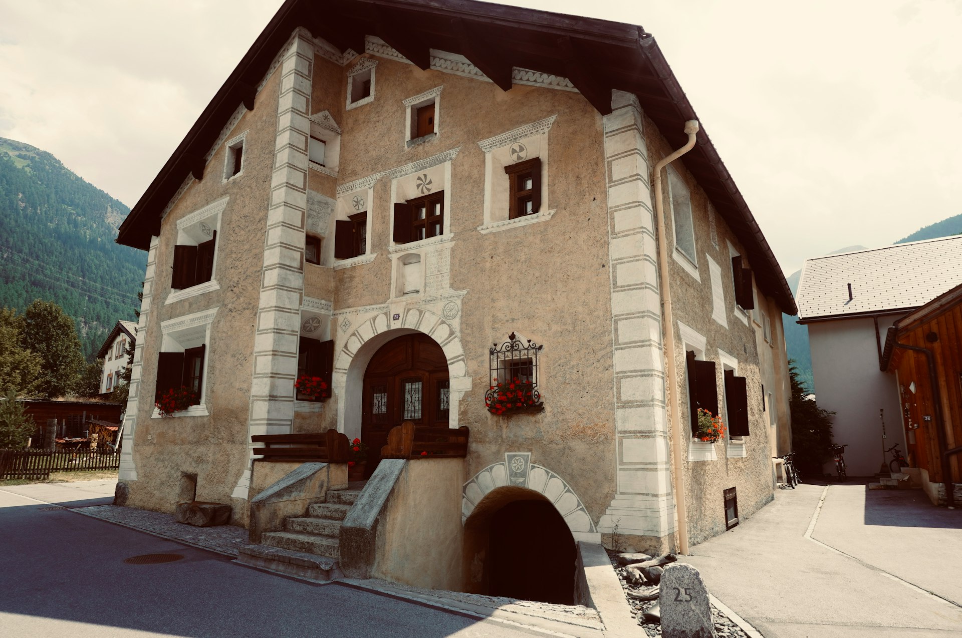 Haussanierung altes Steinhaus Tirol